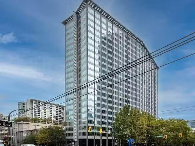 Office for sale in Vancouver, Vancouver West, 241 970 Burrard.
