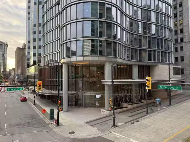 Office for sale in Vancouver, Vancouver West, 350 320 Granvill.