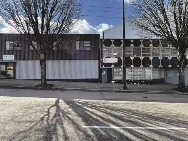 Office for sale in Vancouver, Vancouver East, 1872 Kingsway, 2.