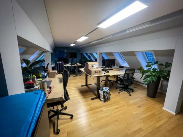 Office Floor with 8 desks