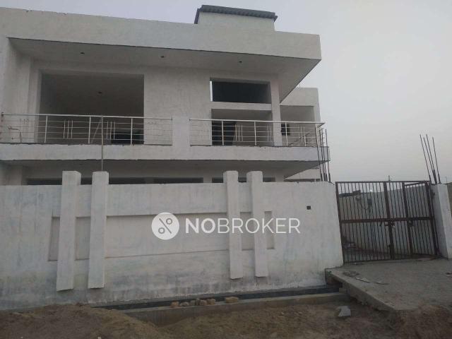 Office in Patwari, Greater Noida for Rent