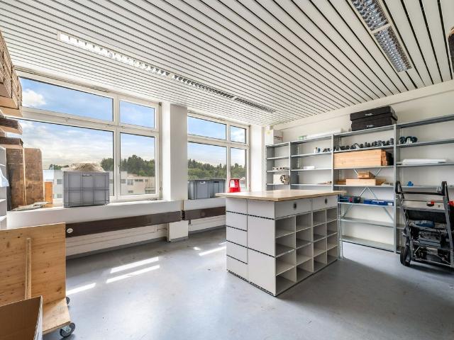 Office space for rent in Effretikon 346 m² | dreamo. Ch