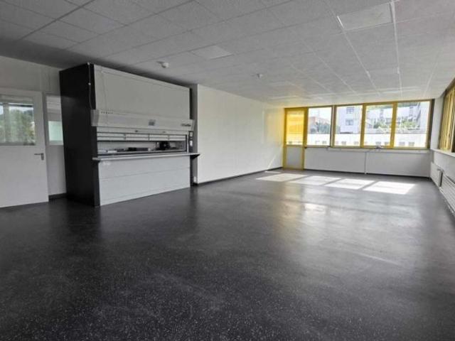 Office space for rent in La Chaux de Fonds 705 m² | dreamo. Ch
