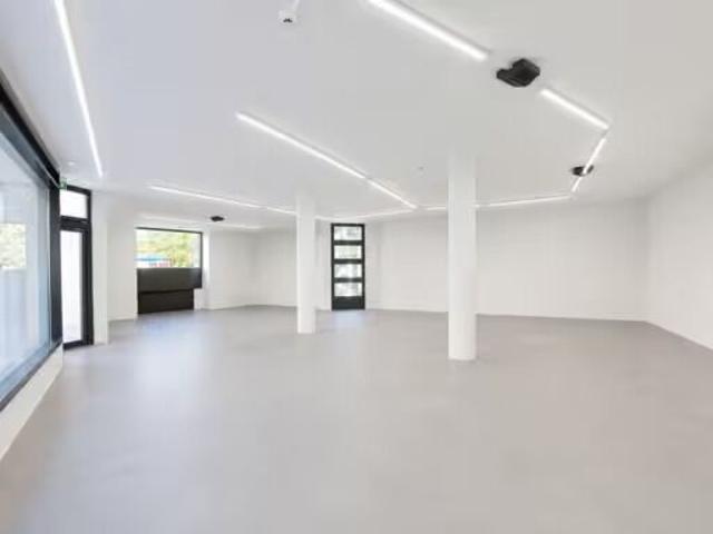 Office space for rent in Rivera 500 m² | dreamo. Ch
