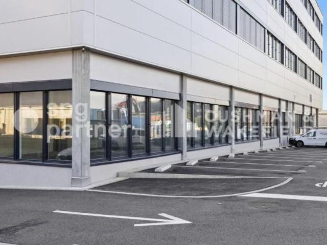 Office space for rent in Vernier 3 200 m² | dreamo. Ch