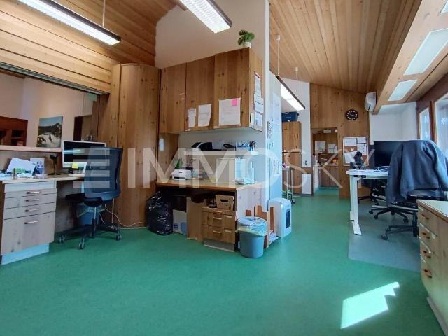 Office space with 7 rooms for rent in Löhningen 170 m² | dreamo. Ch