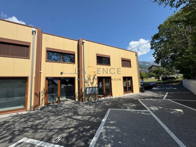 Office space with 1 room for rent in Savièse 50 m² | dreamo. Ch