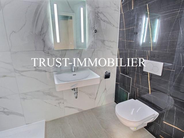 Office space with 1 room on sale in Centre 64 m² | dreamo. Ch