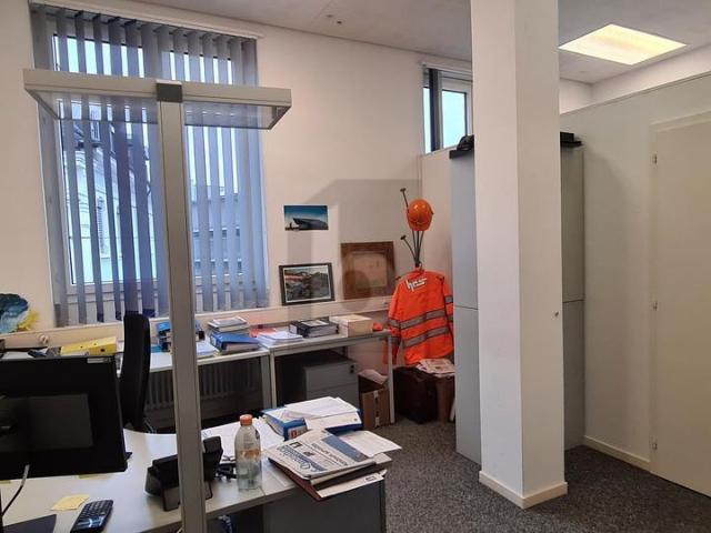 Office with 4.5 rooms for rent in Delémont 150 m² | dreamo. Ch
