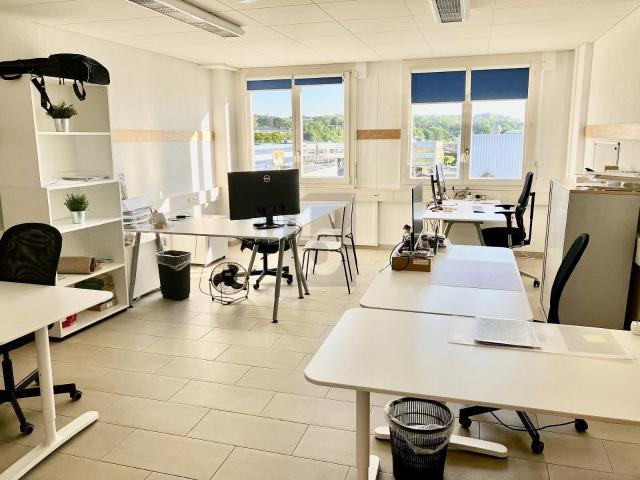 Office with 5.5 rooms for rent in Morges 175 m² | dreamo. Ch