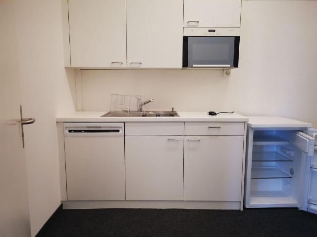 Office with 6 rooms for rent in Birsfelden 223 m² | dreamo. Ch
