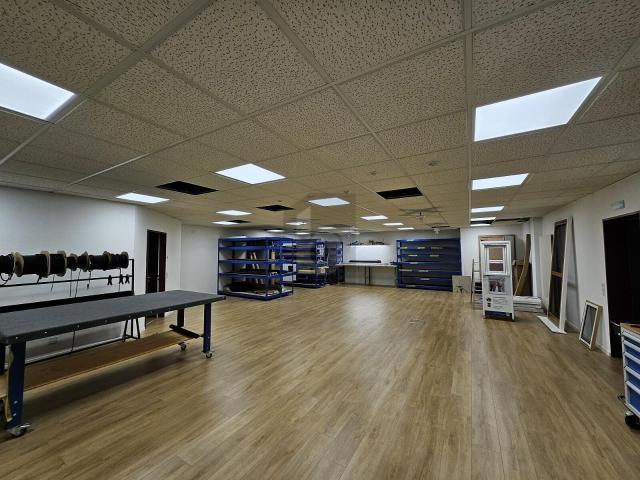 Office with 8 rooms for rent in Brüttisellen 401 m² | dreamo. Ch