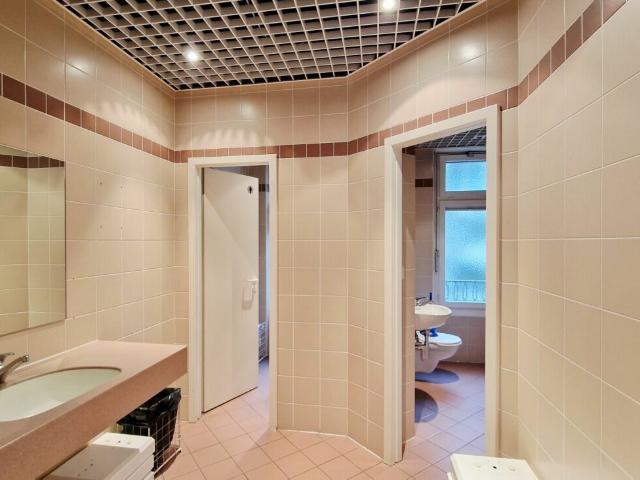 Office with 8 rooms for rent in Lausanne 202 m² | dreamo. Ch