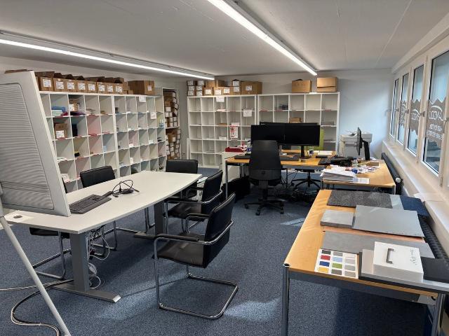 Office with 11 rooms for rent in Näfels 331 m² | dreamo. Ch