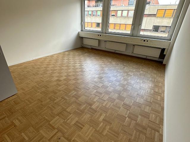 Office with 1 room for rent in Dübendorf 26 m² | dreamo. Ch