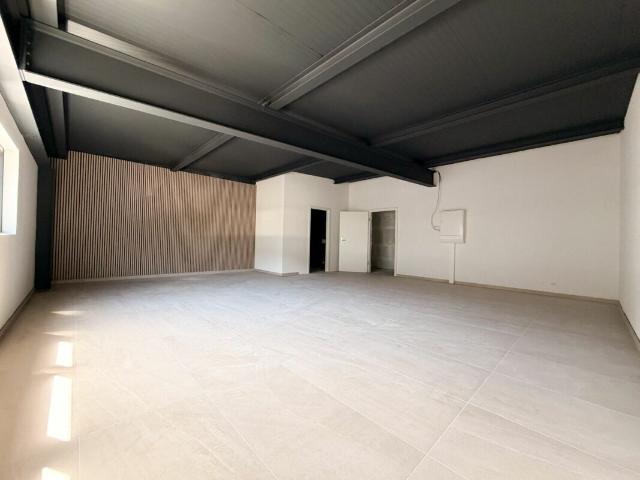 Office with 1 room for rent in Saxon 63 m² | dreamo. Ch