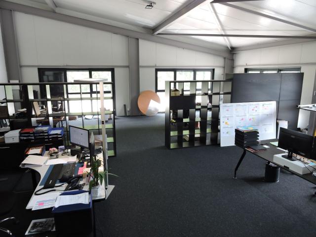 Office with 2 rooms for rent in Roche VD 12 m² | dreamo. Ch