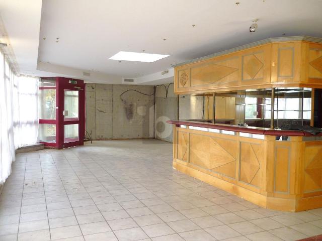 Office with 2.5 rooms for rent in Savigny 212 m² | dreamo. Ch
