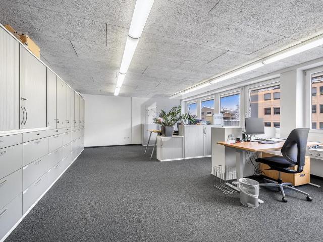 Office with 3.5 rooms for rent in Dübendorf 201 m² | dreamo. Ch