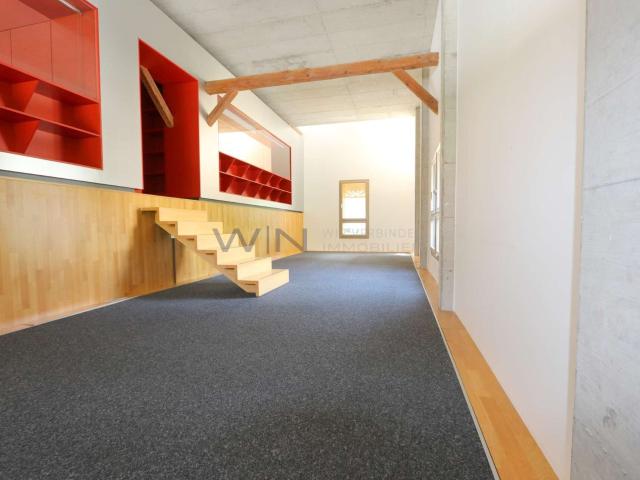 Office with 3.5 rooms for rent in Kloten 164 m² | dreamo. Ch