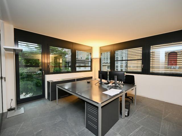 Office with 3.5 rooms on sale in Lugano 118 m² | dreamo. Ch