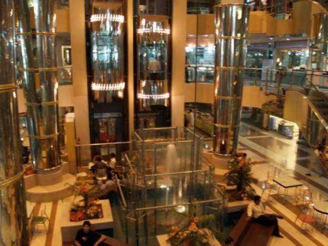 Office/Shop available Siddiq Trade Center Best Location Lahore Gulberg 2 ID 21896