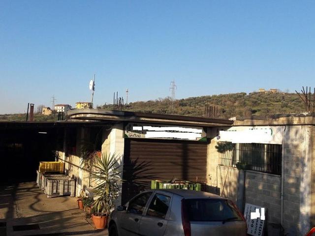 Officina in vendita a Rose
