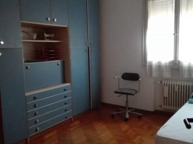 Offro camera singola in affitto