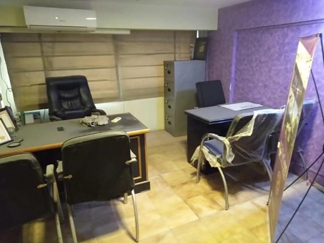Ofice for rent badar comercial front intrnce Karachi SADDAR ID 71196