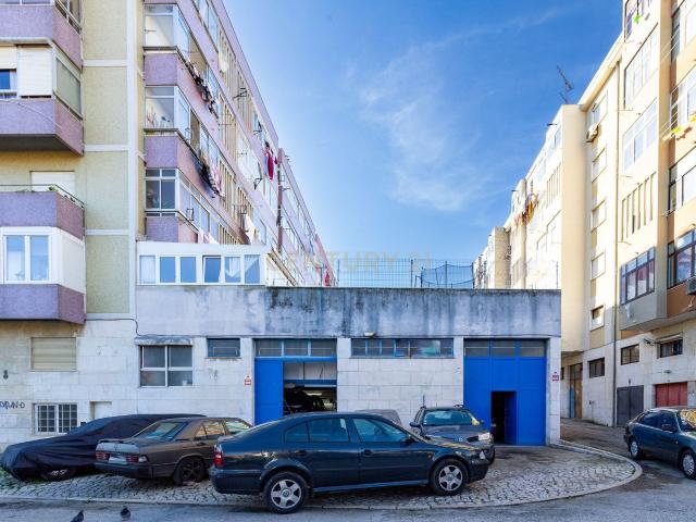 Oficina mecânica para arrendamento a 2 000 €