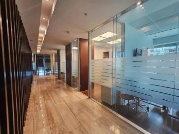 Oficina o Casa Oficina en Arriendo en Las Condes 3 baños