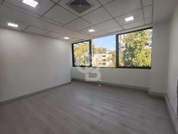 Oficina o Casa Oficina en Arriendo en Las Condes 3 dormitorios 2 baños