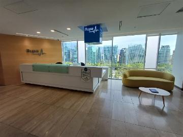 Oficina o Casa Oficina en Arriendo en Las Condes 10 dormitorios 9 baños