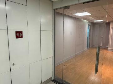 Oficina o Casa Oficina en Arriendo en Las Condes 16 dormitorios 4 baños