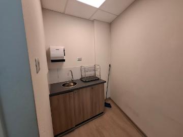 Oficina o Casa Oficina en Arriendo en Lo Barnechea 2 baños