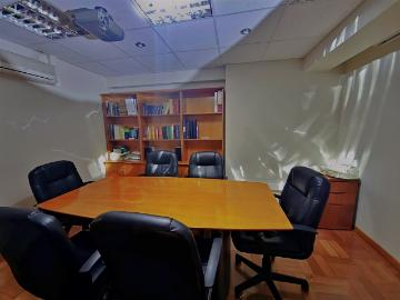 Oficina o Casa Oficina en Arriendo en Santiago 4 dormitorios 2 baños