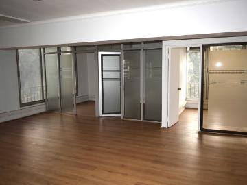 Oficina o Casa Oficina en Venta en Santiago 8 dormitorios 6 baños