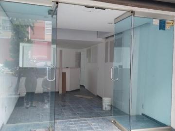 Oficina a pie de calle a 5 min del AICM 320M2 con bodega