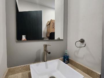 Oficina acondicionada y amueblada en venta en q7001, torre 2