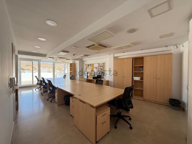 Oficina, Almería