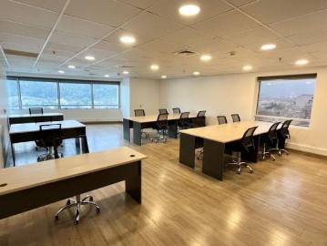 Oficina amoblada 180 m2 world trade center 3 estacionamiento