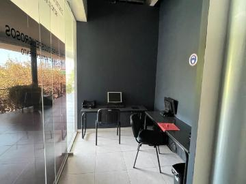 Oficina amplia y bien ubicada cerca del puerto