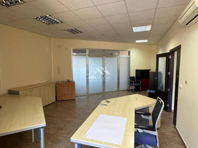 Oficina amplia y versátil en alquiler en La Nucía – 115 m²