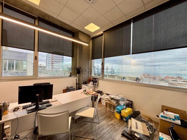 Oficina, Badalona