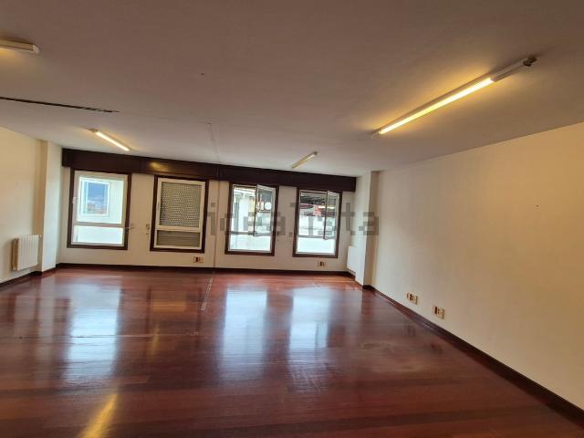 Oficina, Centro Areal, Vigo
