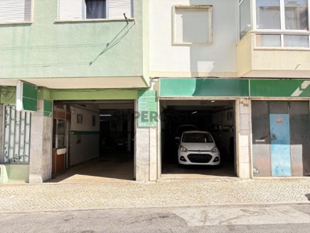 Oficina Chave na Mão pronto a faturar com 2 portões no centro amadora 335.000€