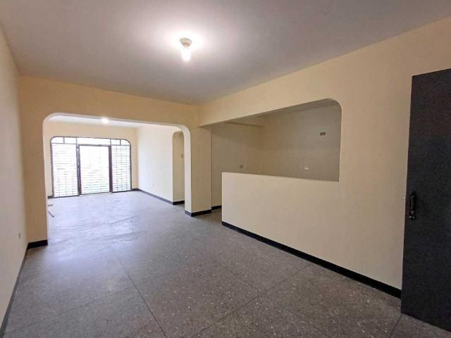 Oficina Comerciales en Alquiler de Barquisimeto EY 9998907