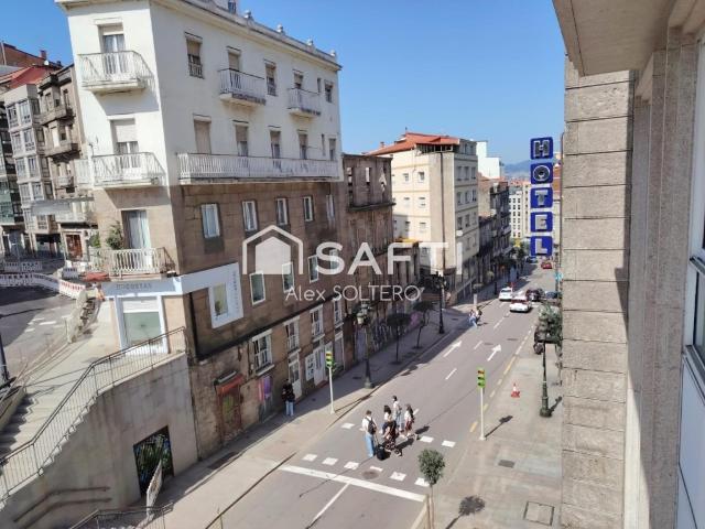 Oficina completamente exterior junto a Vialia Vigo