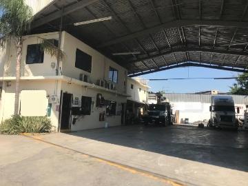 OFICINA con amplio patio en Renta en San Nicolás