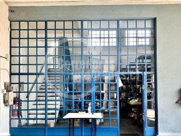 Oficina Con Amplias Bodegas muy buen Sector Rondizzoni | Espacio, 20790.00 en Santiago